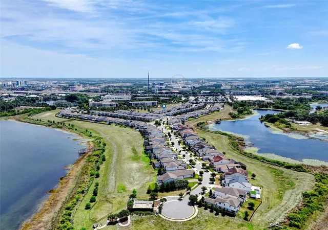 Photo 4 of Townhouse for sale at 7043 Carrickbend Ln, Orlando, FL 32819 | MLS# O6410150 | Listing updated on 2026-09-23