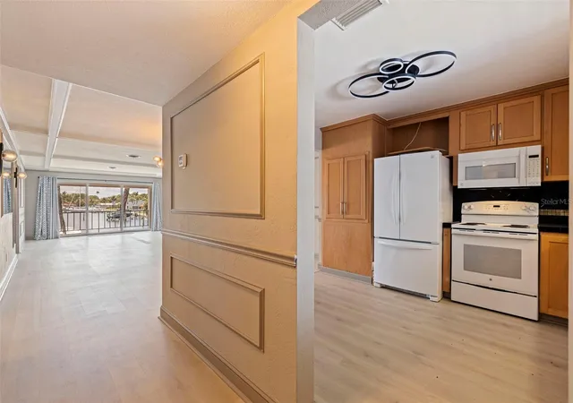 Listing Photo 4 - Condo for sale in building located at 3717 46th Ave S, ST PETERSBURG, FL 33711 - Unit #11