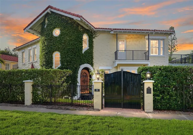 Photo 1 of Mansion for sale at 190 Bosphorous Ave, Tampa, FL 33606 | MLS# TB8511535 | Listing updated on 2026-10-02