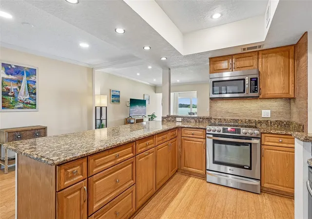 Listing Photo 5 - Condo for sale in building located at 632 Desoto Dr, CASSELBERRY, FL 32707 - Unit #632