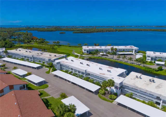 Photo 1 of Condo for sale at 4809 Independence Dr, Bradenton, FL 34210 | MLS# A4694682 | Listing updated on 2026-10-06