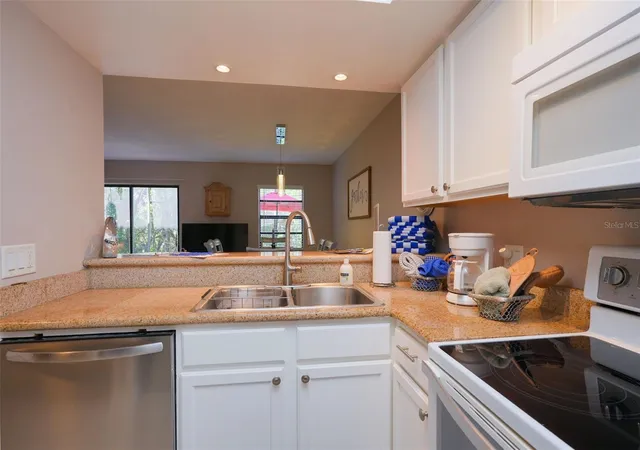 Photo 4 of Townhouse for sale at 2135 Water Mania Ct, Kissimmee, FL 34746 | MLS# O6410366 | Listing updated on 2026-09-14