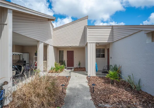Photo 2 of Condo for sale at 4231 Oak Loop #51, Mulberry, FL 33860 | MLS# L4962162 | Listing updated on 2026-09-11