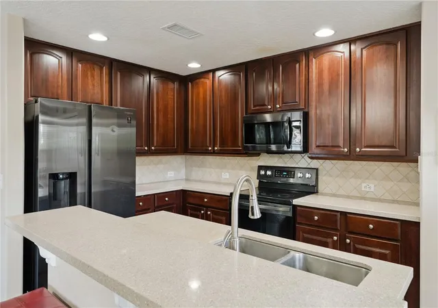 Photo 2 of Townhouse for sale at 3527 Caruso Pl, Oviedo, FL 32765 | MLS# G5112833 | Listing updated on 2026-09-11