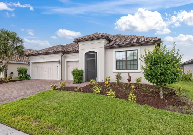 Photo 1 of Single family home for sale at 3910 Redfin Pl, Kissimmee, FL 34746 | MLS# S5150540 | Listing updated on 2026-10-09