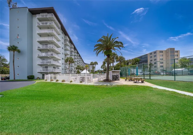 Photo 3 of Condo for sale at 100 Silver Beach Ave #516, Daytona Beach, FL 32118 | MLS# O6410632 | Listing updated on 2026-09-28