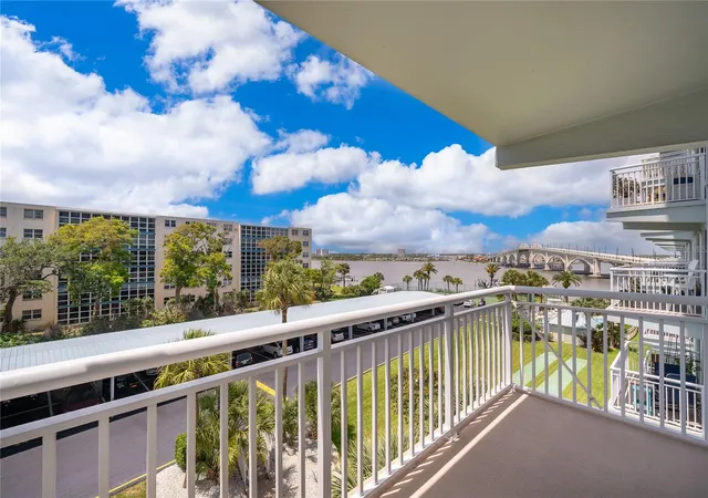 Photo 4 of Condo for sale at 100 Silver Beach Ave #516, Daytona Beach, FL 32118 | MLS# O6410632 | Listing updated on 2026-09-28