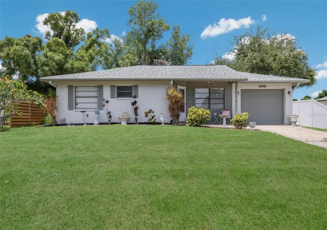 Photo 3 of Single family home for sale at 5202 Foxcroft Ct, Sarasota, FL 34232 | MLS# A4694840 | Listing updated on 2026-09-11