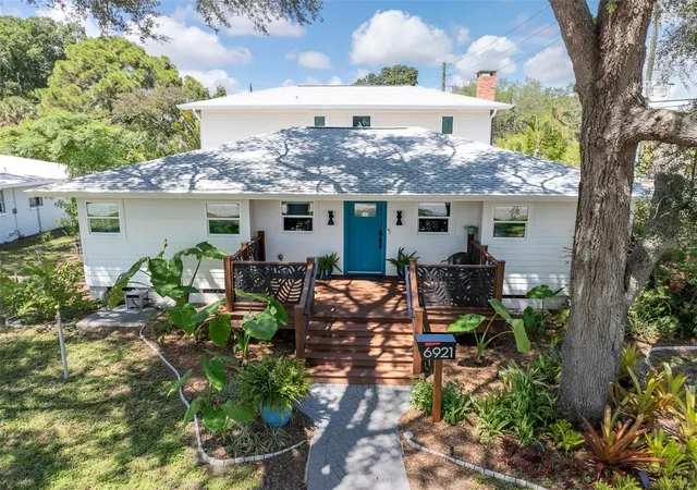 Photo 1 of Single family home for sale at 6921 Mango Ave S, Saint Petersburg, FL 33707 | MLS# TB8512434 | Listing updated on 2026-10-21