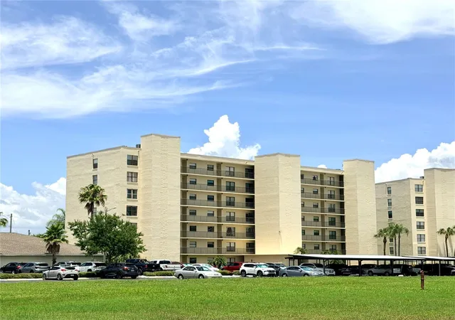 Photo 1 of Condo for sale at 1000 Cvs Cay Dr #4D, Clearwater, FL 33760 | MLS# TB8512451 | Listing updated on 2026-09-10