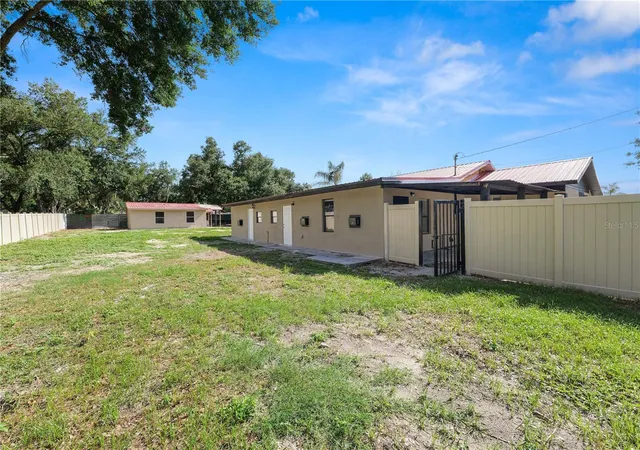 Photo 4 of Single family home for sale at 4120 Orange Ave, Mulberry, FL 33860 | MLS# L4962222 | Listing updated on 2026-10-06