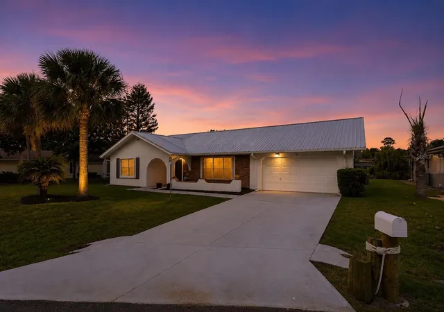 Photo 4 of Single family home for sale at 31 Fleming Ct, Palm Coast, FL 32137 | MLS# FC318838 | Listing updated on 2026-10-07