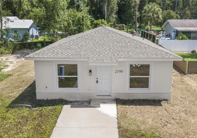 Photo 2 of Sale Pending at 2190 Nw 65th Place, Ocala, FL 34475 | MLS# OM725553 | Listing updated on 2026-09-15
