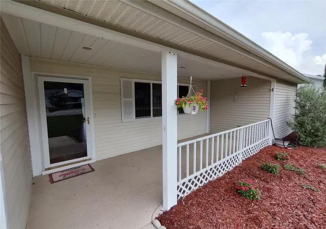 Photo 3 of Sale Pending at 11440 SW 84th Avenue Rd, Ocala, FL 34481 | MLS# OM725569 | Listing updated on 2026-09-15