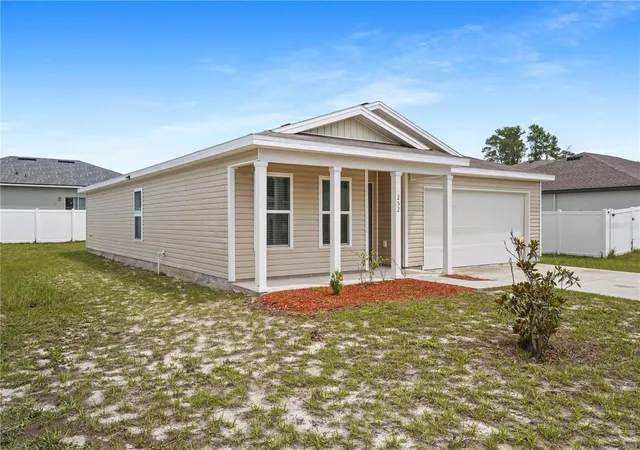 Photo 3 of Single family home for sale at 252 Fig Ct, Kissimmee, FL 34759 | MLS# O6411693 | Listing updated on 2026-10-21