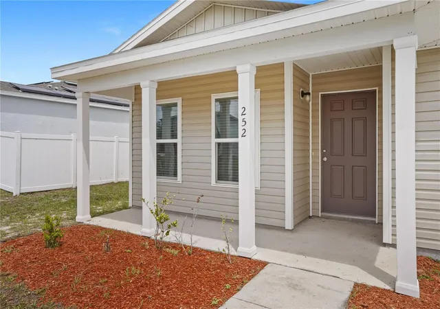 Photo 4 of Single family home for sale at 252 Fig Ct, Kissimmee, FL 34759 | MLS# O6411693 | Listing updated on 2026-10-21