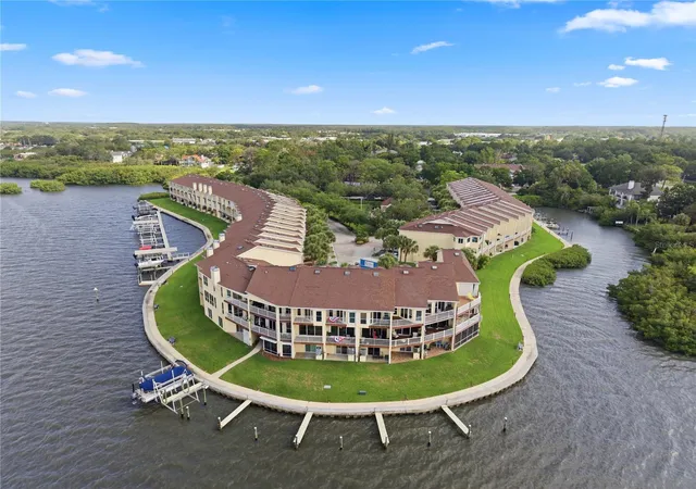 Photo 3 of Townhouse for sale at 117 Brent Cir, Oldsmar, FL 34677 | MLS# TB8513394 | Listing updated on 2026-09-26