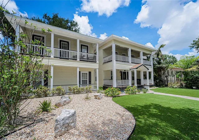 Photo 3 of Single family home for sale at 732 NE And 732 1/2 Oak St, Saint Petersburg, FL 33701 | MLS# TB8513524 | Listing updated on 2026-10-14