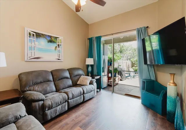 Photo 4 of Townhouse for sale at 2976 Fieldbrook Pl, Clearwater, FL 33761 | MLS# TB8514235 | Listing updated on 2026-09-23