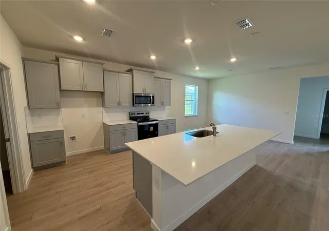 Photo 2 of Single family home for sale at 3001 Kingsman Trl, Ormond Beach, FL 32174 | MLS# O6412490 | Listing updated on 2026-09-28