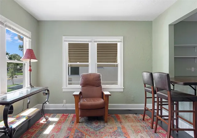 Listing Photo 4 - Condo for sale in building located at 2521 4th St S, Saint Petersburg, FL 33705