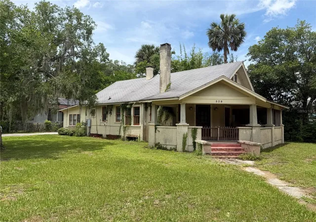 Photo 1 of Sale Pending at 528 N Adelle Ave, Deland, FL 32720 | MLS# O6412715 | Listing updated on 2026-10-02