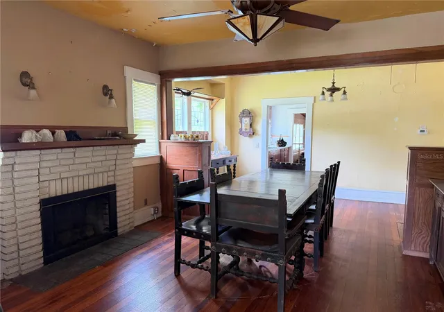 Photo 4 of Sale Pending at 528 N Adelle Ave, Deland, FL 32720 | MLS# O6412715 | Listing updated on 2026-10-02