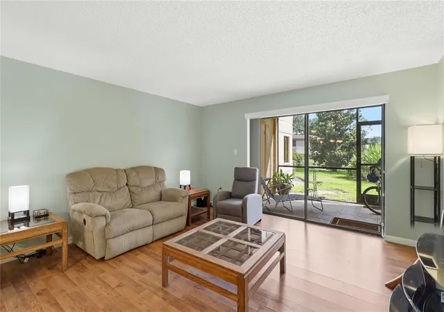 Listing Photo 4 - Condo for sale in building located at 2685 Sabal Springs Cir, clearwater, FL 33761 - Unit #105