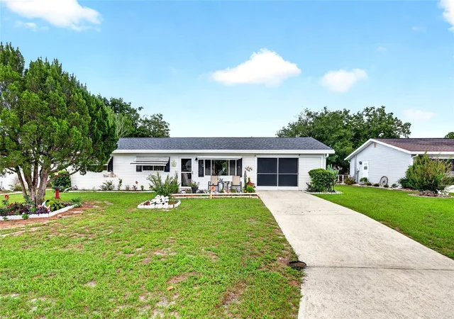 Photo 3 of Single family home for sale at 11173 Sw 75th Terrace, Ocala, FL 34476 | MLS# OM725824 | Listing updated on 2026-09-12