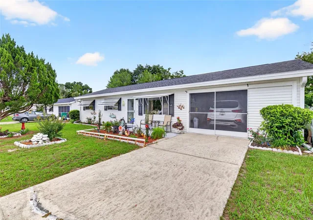 Photo 3 of Single family home for sale at 11173 SW 75th Terrace, Ocala, FL 34476 | MLS# OM725824 | Listing updated on 2026-09-12