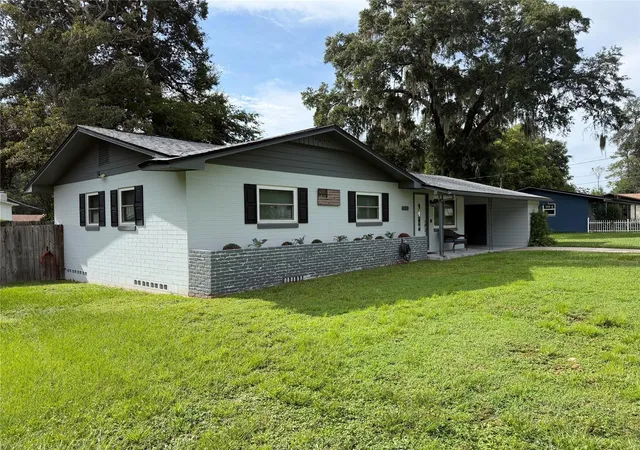 Photo 3 of Single family home for sale at 428 NE 21st Terrace, Ocala, FL 34470 | MLS# OM725834 | Listing updated on 2026-09-13
