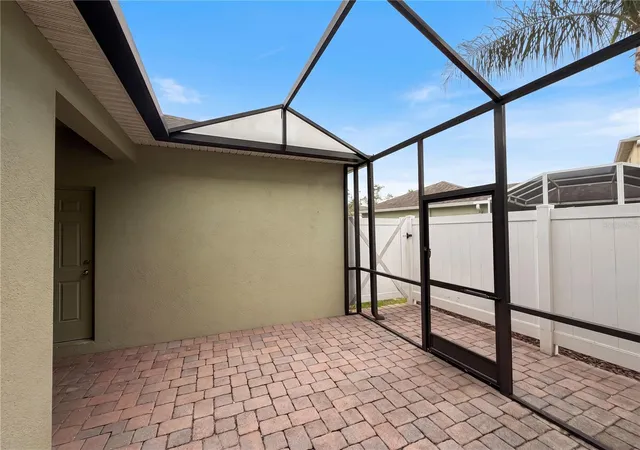 Photo 4 of Townhouse for sale at 1308 Seburn Rd, Apopka, FL 32703 | MLS# O6412942 | Listing updated on 2026-09-14