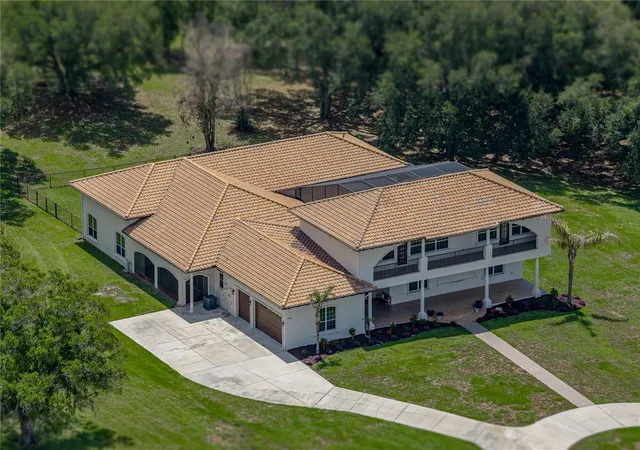 Photo 3 of Single family home for sale at 37624 Sky Ridge Cir, Dade City, FL 33525 | MLS# TB8514797 | Listing updated on 2026-10-09