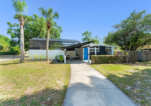 Photo 1 of Single family home for sale at 7712 Hoosier Pl, Orlando, FL 32807 | MLS# O6412957 | Listing updated on 2026-10-09