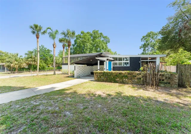 Photo 1 of Single family home for sale at 7712 Hoosier Pl, Orlando, FL 32807 | MLS# O6412957 | Listing updated on 2026-10-09