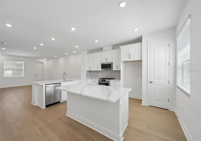 Photo 4 of Sale Pending at 4442 Sunset Garden St, Bradenton, FL 34210 | MLS# R4911367 | Listing updated on 2026-09-14