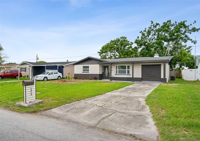 Photo 3 of Single family home for sale at 4820 Salem Dr, New Port Richey, FL 34652 | MLS# TB8515079 | Listing updated on 2026-10-04
