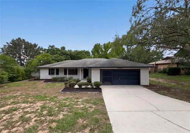 Photo 1 of Sale Pending at 12620 Bay Hl Dr, Grand Island, FL 32735 | MLS# O6413383 | Listing updated on 2026-09-14