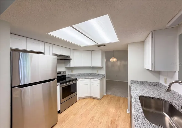 Photo 2 of Sale Pending at 12620 Bay Hl Dr, Grand Island, FL 32735 | MLS# O6413383 | Listing updated on 2026-09-14