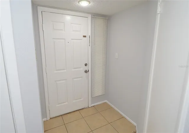Listing Photo 4 - Condo for sale in building located at 8630 Mallard Reserve Dr, Tampa, FL 33614 - Unit #103