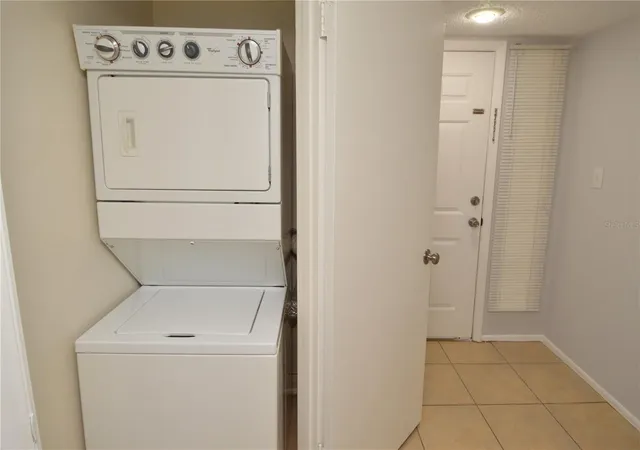 Listing Photo 5 - Condo for sale in building located at 8630 Mallard Reserve Dr, Tampa, FL 33614 - Unit #103