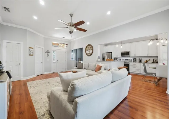 Photo 4 of Single family home for sale at 448 Lake Harris Dr, Lakeland, FL 33813 | MLS# L4962441 | Listing updated on 2026-10-07