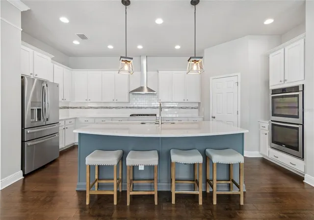 Photo 3 of Single family home for sale at 7223 Hourglass Dr, Apollo Beach, FL 33572 | MLS# TB8515526 | Listing updated on 2026-10-08