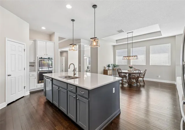 Photo 3 of Single family home for sale at 7223 Hourglass Dr, Apollo Beach, FL 33572 | MLS# TB8515526 | Listing updated on 2026-10-08