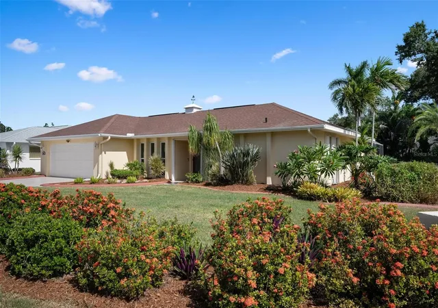 Photo 1 of Single family home for sale at 1011 Pine Forest Ct, Venice, FL 34293 | MLS# N6144598 | Listing updated on 2026-10-01