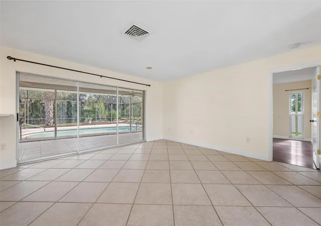 Photo 4 of Single family home for sale at 1011 Pine Forest Ct, Venice, FL 34293 | MLS# N6144598 | Listing updated on 2026-10-01