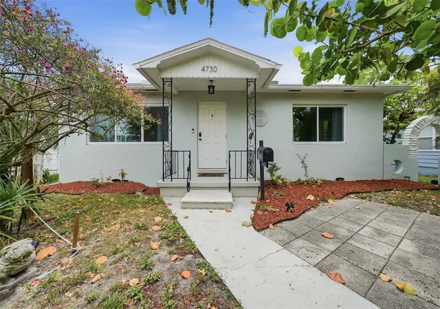 Photo 1 of Single family home for sale at 4730 Burlington Ave N, Saint Petersburg, FL 33713 | MLS# TB8515980 | Listing updated on 2026-10-08