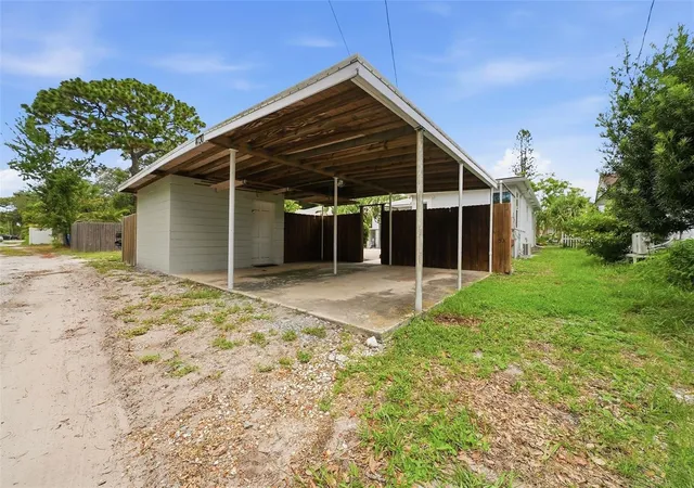 Photo 4 of Single family home for sale at 4730 Burlington Ave N, Saint Petersburg, FL 33713 | MLS# TB8515980 | Listing updated on 2026-10-29