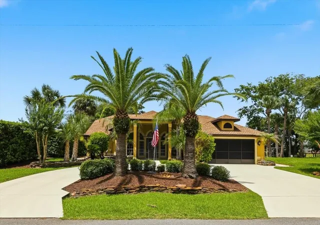 Photo 1 of Single family home for sale at 25 Cottonwood Ct, Palm Coast, FL 32137 | MLS# FC319069 | Listing updated on 2026-10-04