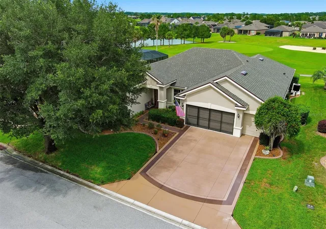 Photo 3 of Single family home for sale at 6865 Sw 97th Terrace Rd, Ocala, FL 34481 | MLS# OM726125 | Listing updated on 2026-09-11